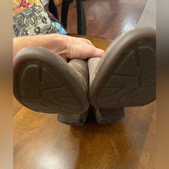 Born Bessie Brown Suede Ankle Boots 7.5 - Picture 5 of 9